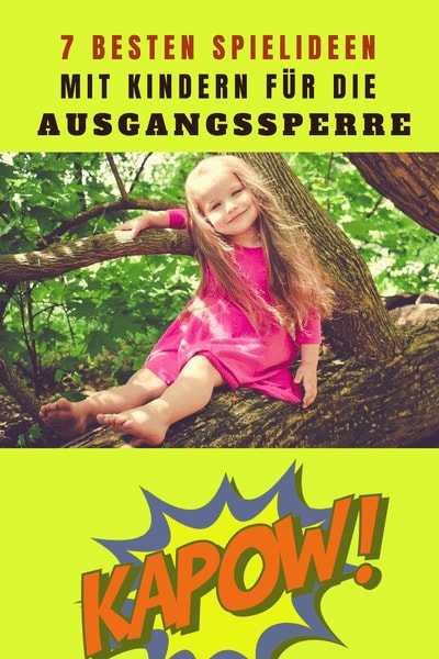 kind-spielt-auf-baum